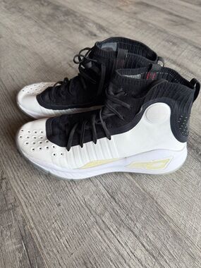 Under Armour Curry Basketball Shoes | White/Black | SC Logo